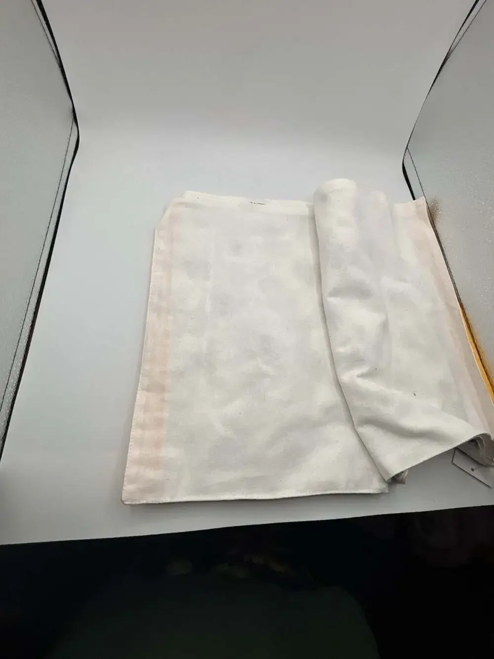 Boston International Bee Print Cotton Table Runner